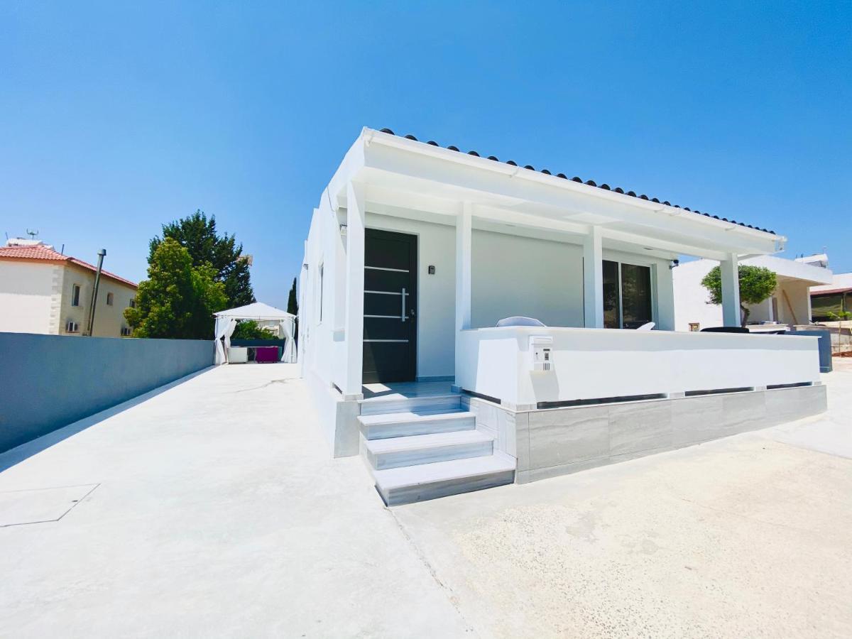 Sandy Bay Villa Ayia Napa Bagian luar foto